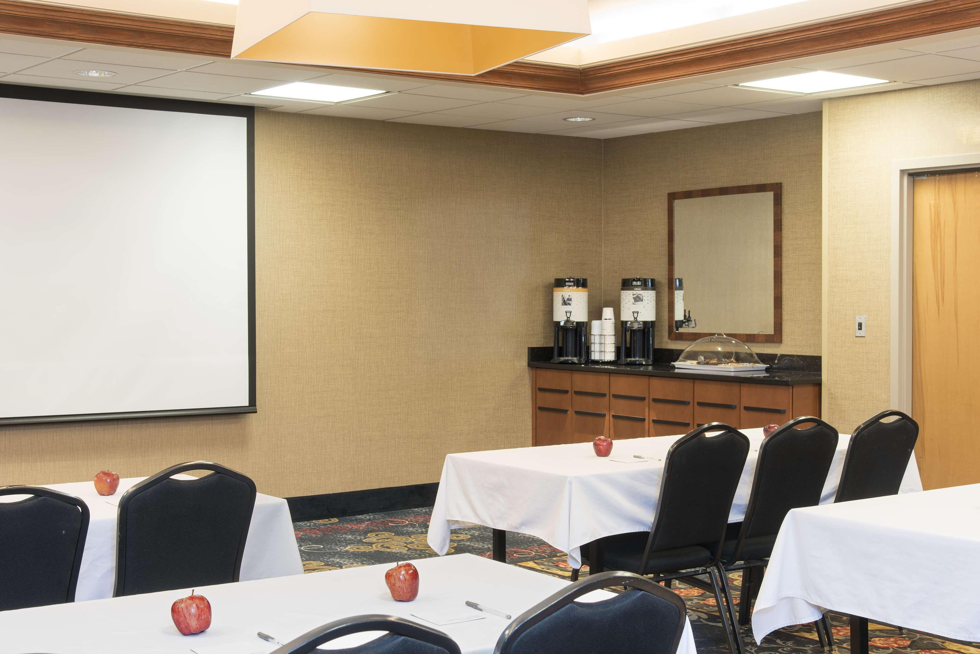 Hampton Inn Columbus/Taylorsville Эдинбург Экстерьер фото